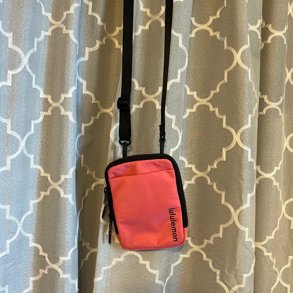 LULULEMON CROSSBODY BAG